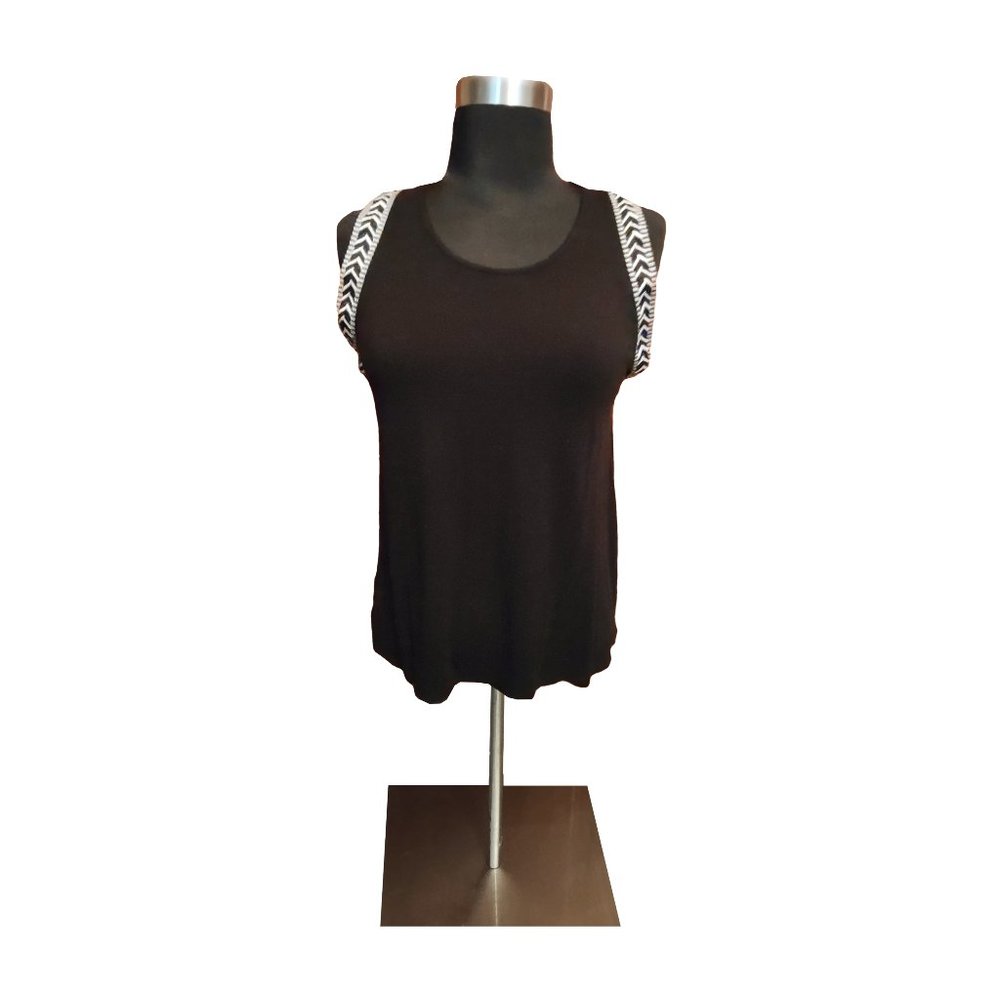 W5 Black Tank with White Arrow Trim